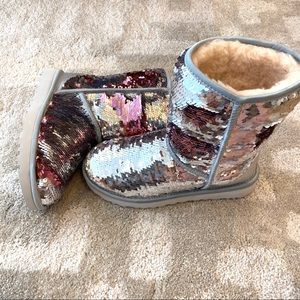NEW UGG Sequin Silver Pink Classic Short Sparkling